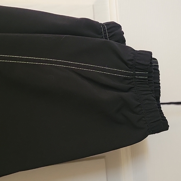 Scrub Set - Picture 7 of 7